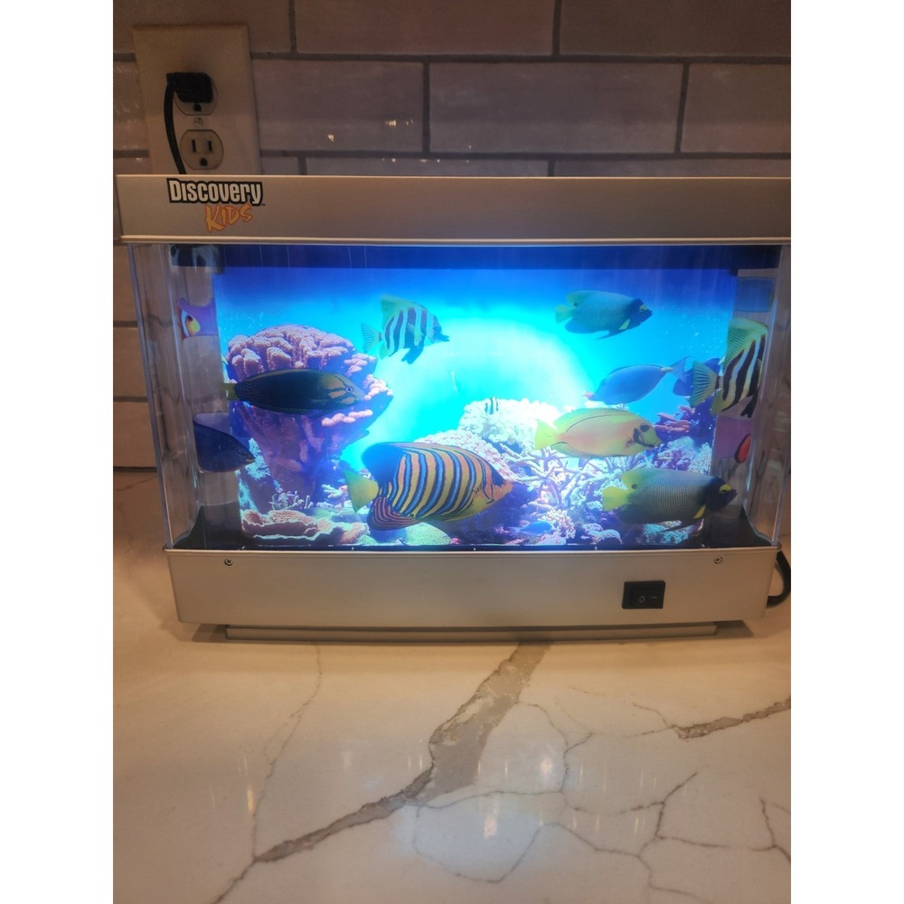 Discovery Kids Aquarium Lamp Rotating Motion Fish Ocean Sea Life Night Light